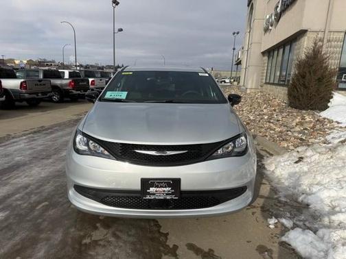 2026 Chrysler Voyager LX