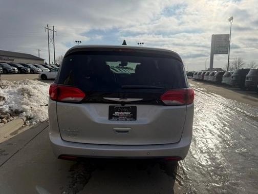 2026 Chrysler Voyager LX