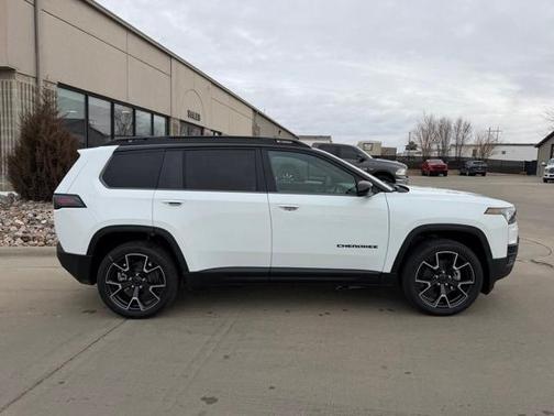 2026 Jeep Cherokee Overland