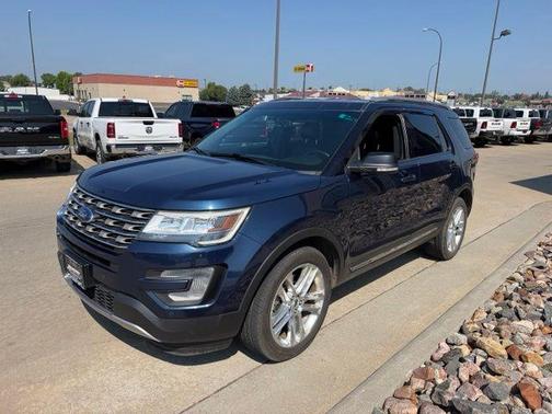 Blue 2016 Ford Explorer XLT