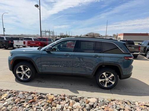 Steel Blue 2026 Jeep Grand Cherokee Limited 4x4