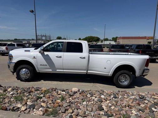Bright White 2026 RAM 3500 Limited