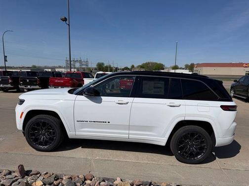 Bright White 2026 Jeep Grand Cherokee Summit 4x4