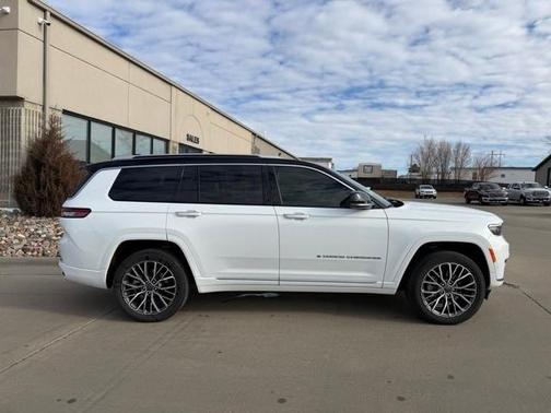 2023 Jeep Grand Cherokee L Summit