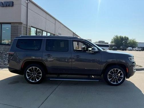 2022 Jeep Wagoneer Series III