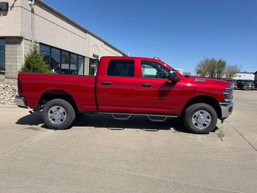 Molten Red Pearlcoat 2026 RAM 2500 Tradesman