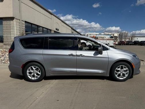 2018 Chrysler Pacifica Touring-L