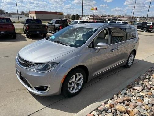 2018 Chrysler Pacifica Touring-L