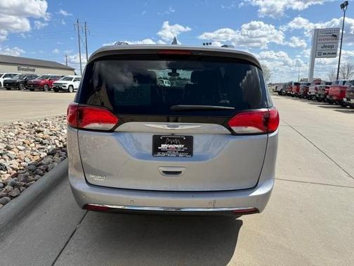 2018 Chrysler Pacifica Touring-L