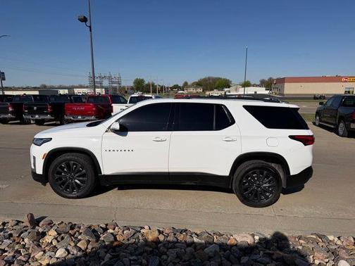 Summit White 2022 Chevrolet Traverse RS