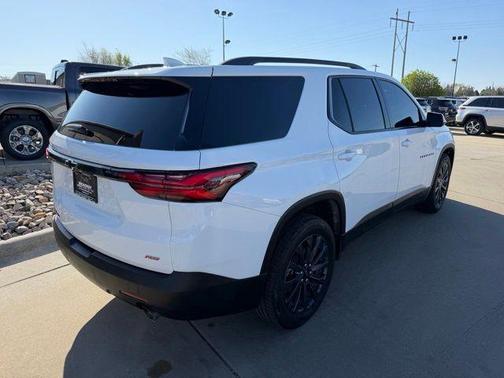 Summit White 2022 Chevrolet Traverse RS