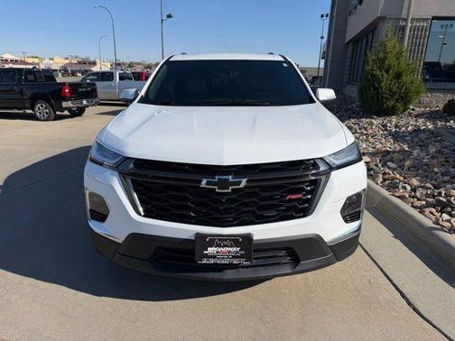 Summit White 2022 Chevrolet Traverse RS