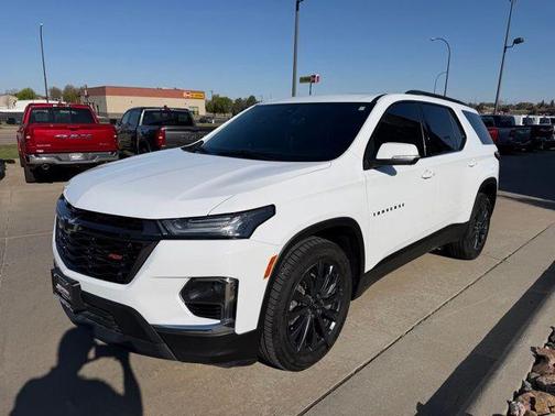 Summit White 2022 Chevrolet Traverse RS