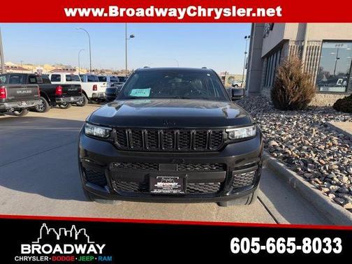 2023 Jeep Grand Cherokee L Laredo