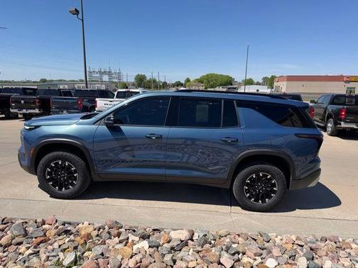 Lakeshore Blue Metallic 2025 Chevrolet Traverse Z71