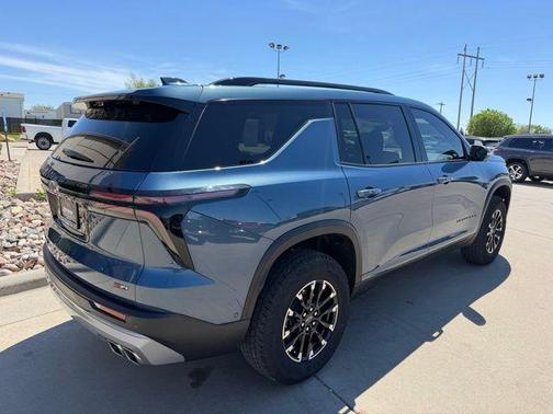 Lakeshore Blue Metallic 2025 Chevrolet Traverse Z71