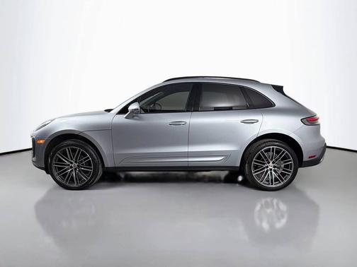 Dolomite Silver Metallic 2026 Porsche Macan