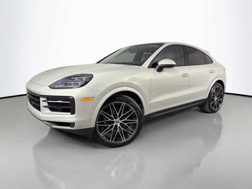 Cashmere Beige Metallic 2026 Porsche Cayenne