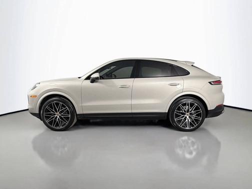 Cashmere Beige Metallic 2026 Porsche Cayenne