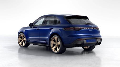 Gentian Blue Metallic 2023 Porsche Macan