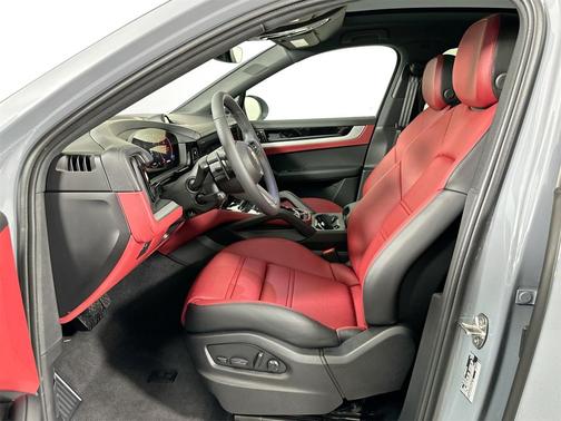 2026 Porsche Cayenne AWD
