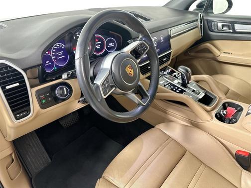 2023 Porsche Cayenne Platinum Edition