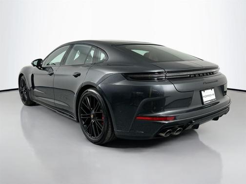 2025 Porsche Panamera GTS