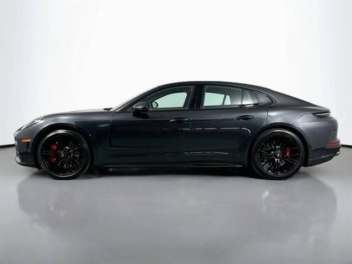 2025 Porsche Panamera 