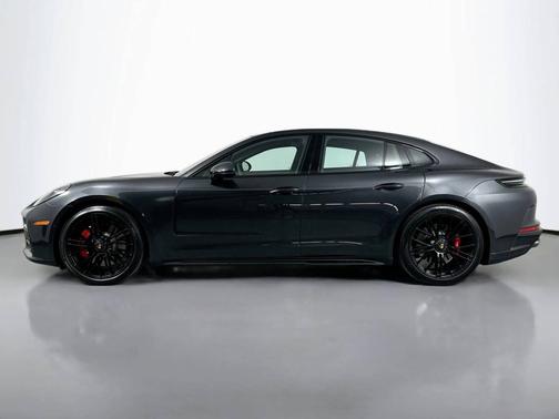 2025 Porsche Panamera 