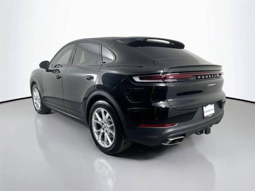 Chromite Black Metallic 2026 Porsche Cayenne
