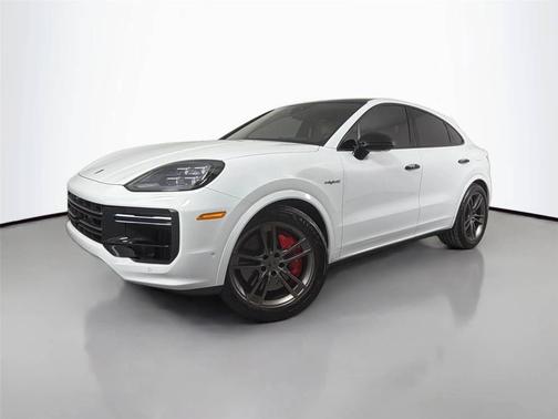 Carrara White Metallic 2025 Porsche Cayenne