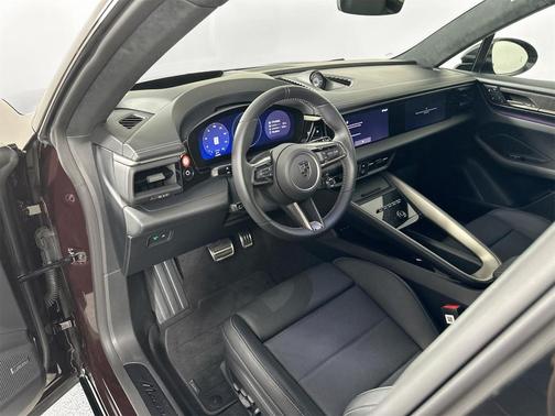 2024 Porsche Macan Electric Turbo