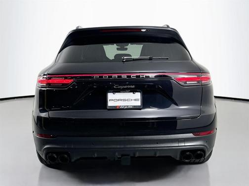 2022 Porsche Cayenne Platinum Edition