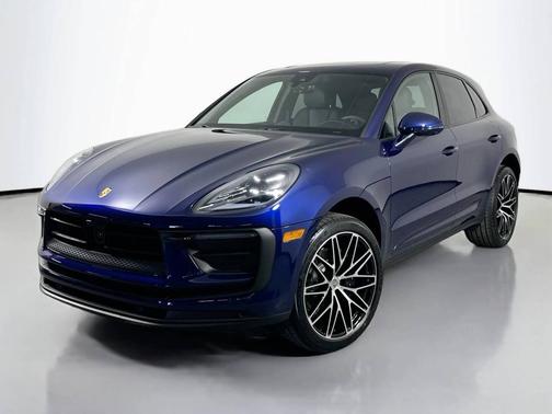 Gentian Blue Metallic 2025 Porsche Macan