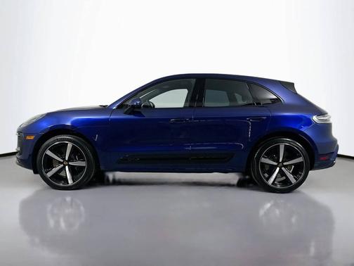 Gentian Blue Metallic 2025 Porsche Macan