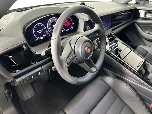 2026 Porsche Panamera 4