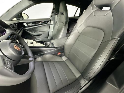 2026 Porsche Panamera 4
