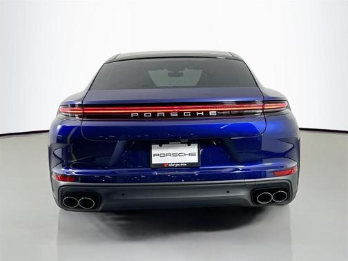 2026 Porsche Panamera 4