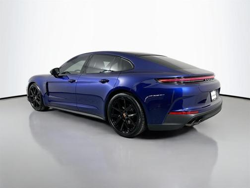 2026 Porsche Panamera 4