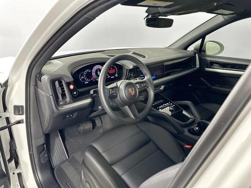2025 Porsche Cayenne Base