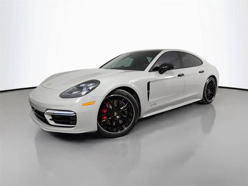 Chalk 2022 Porsche Panamera