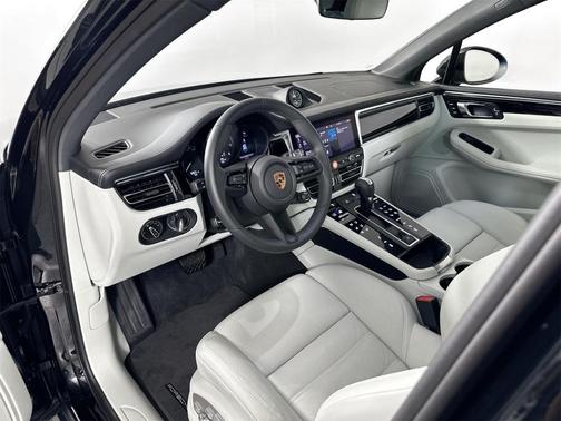 2024 Porsche Macan 