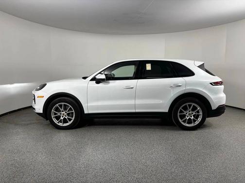Carrara White Metallic 2024 Porsche Cayenne