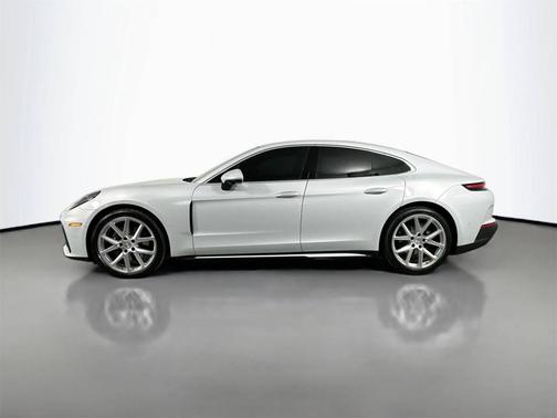 2025 Porsche Panamera 