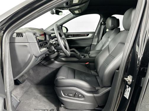 2025 Porsche Cayenne AWD