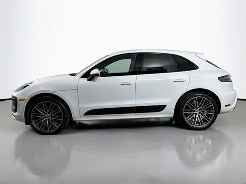 Carrara White Metallic 2025 Porsche Macan