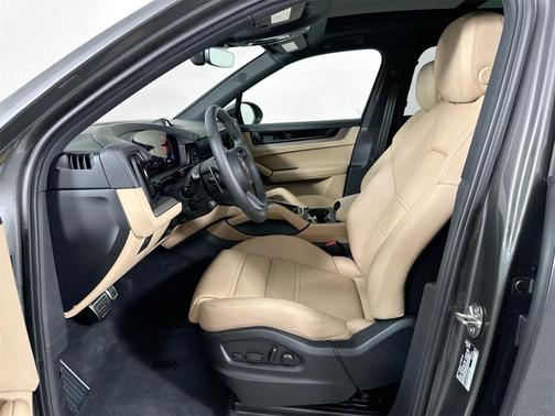 2025 Porsche Cayenne S