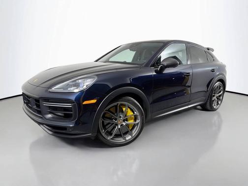 Moonlight Blue Metallic 2022 Porsche Cayenne