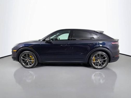 Moonlight Blue Metallic 2022 Porsche Cayenne