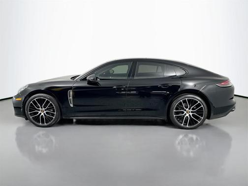 2023 Porsche Panamera Platinum Edition